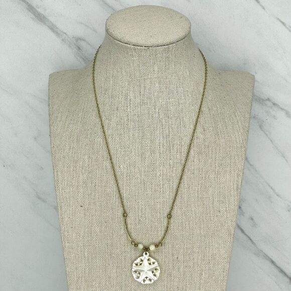 Gold Tone Dainty Chain Link Snowflake Star Pendant Necklace - Picture 1 of 5